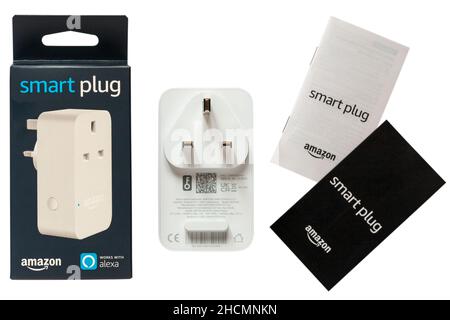 Smart Plug Smartplug funktioniert mit Alexa Amazon aus Box isoliert auf weißem Hintergrund entfernt Stockfoto