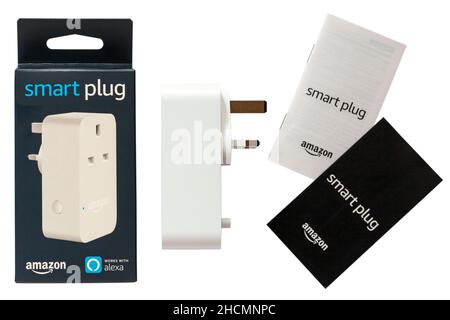 Smart Plug Smartplug funktioniert mit Alexa Amazon aus Box isoliert auf weißem Hintergrund entfernt Stockfoto