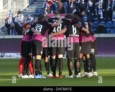 Spielergruppe VfL Osnabrück Fußball 3rd Division 19th Spieltag Saison 2021-2022 1. FC Magdeburg vs. VfL Osnabrück Stockfoto