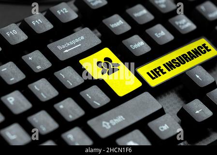 Text mit Inspiration Lebensversicherung. Geschäftskonzept Zahlung von Todesleistungen oder Verletzungen Begräbnis oder medizinischen Anspruch Eingabe von Krankenakten und Stockfoto