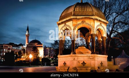 Der deutsche Brunnen auf dem Sultanahmet-Platz. Der Deutsche Brunnen ist ein Pavillon-Brunnen am Sultanahmet-Platz Stockfoto