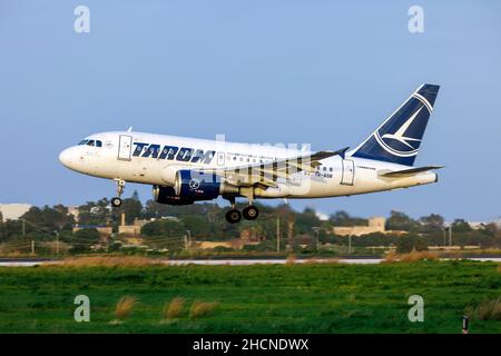 Tarom Airbus A318-111 (REG: YR-ASB), ein sehr ungewöhnliches Flugzeug für einen kommerziellen Carrier. Stockfoto