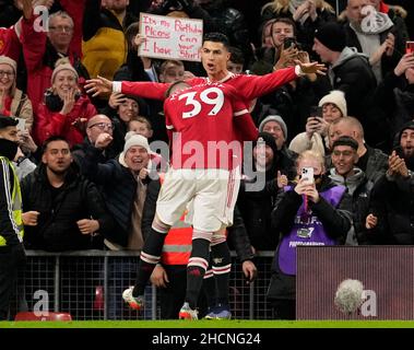 Manchester, England, 29th. Dezember 2021. Cristiano Ronaldo von Manchester United feiert sein drittes Tor während des Premier League-Spiels in Old Trafford, Manchester. Bildnachweis sollte lauten: Andrew Yates / Sportimage Stockfoto