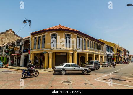 GEORGE TOWN, MALAYSIA - 20. MÄRZ 2018: Blick auf eine Straße in George Town, Malaysia Stockfoto