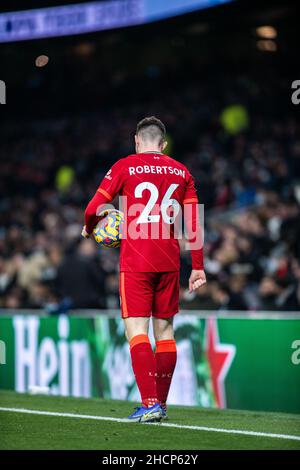 LONDON, ENGLAND - 19. DEZEMBER: Andrew Robertson während des Premier League-Spiels zwischen Tottenham Hotspur und Liverpool im Tottenham Hotspur Stadium Stockfoto