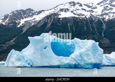 Der unglaubliche 'Perito Moreno' Gletscher in Patagonien und der Eisbergkanal im Lago Argentino Stockfoto