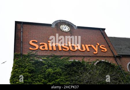 Sainsbury's Supermarkt Geschäft Schild in Brighton, England UK Stockfoto