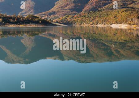 Landschaft Lago di Fiastra in der Region Marken, Provinz Macerata, Italien Stockfoto