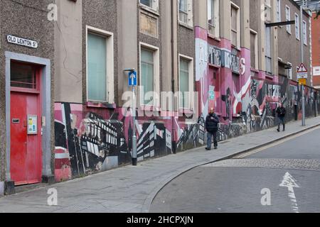 Blick auf Street Art in der Old Lenton Street in Nottingham in Großbritannien Stockfoto
