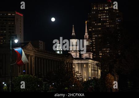 Malerische Aussicht auf den Philadelphia Pennsylvania Tempel in Philadelphia, USA während der Nacht Stockfoto