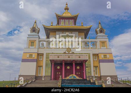 Buddhistischer Tempelkomplex der Goldene Aufenthaltsort des Buddha Shakyamuni in Elista, Russland Stockfoto