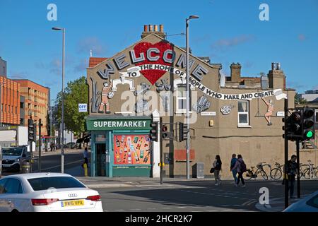 Willkommen bei Walthamstow Schild an der Seite eines Gebäudes an der Ecke Blackhorse Lane und Forest Road in Walthamstow London E17 England UK KATHY DEWITT Stockfoto