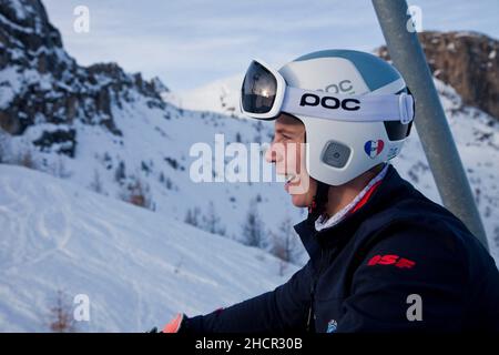 Porträt von Arthur Bauchet, Frankreich am 30. Dezember 2021. Arthur Bauchet ist ein französischer Paralympics-Skifahrer, Mitglied des französischen Teams, er kämpft gegen eine Krankheit, die meine unteren Gliedmaßen betrifft, erbliche spastische Paraparese. Foto von Thibaut Durand/ABACAPRESS.COM Stockfoto