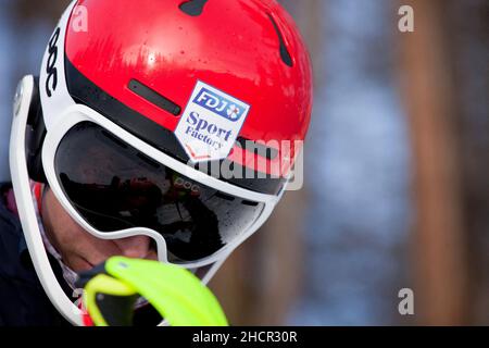 Porträt von Arthur Bauchet, Frankreich am 30. Dezember 2021. Arthur Bauchet ist ein französischer Paralympics-Skifahrer, Mitglied des französischen Teams, er kämpft gegen eine Krankheit, die meine unteren Gliedmaßen betrifft, erbliche spastische Paraparese. Foto von Thibaut Durand/ABACAPRESS.COM Stockfoto