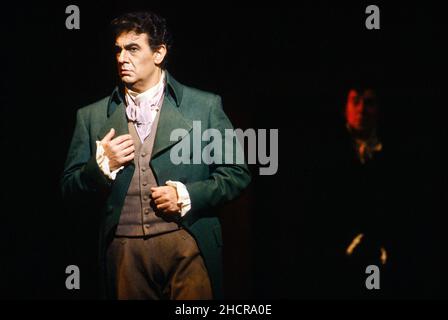 Akt 1: Placido Domingo (Mario Cavaradossi) in TOSCA von Puccini an der Royal Opera, Covent Garden, London WC2 06/07/1991 Dirigent: Michel Plasson Bühnenbild: Renzo Mongiardino Kostüme: Marcel Escoffier Revival Beleuchtung: John B Original lesen Regie: Franco Zeffirelli Revival Regie: John Cox Stockfoto