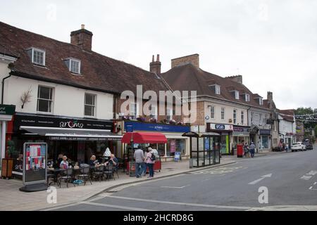 Blick auf den Platz im Wimborne Minster, Dorset in Großbritannien Stockfoto