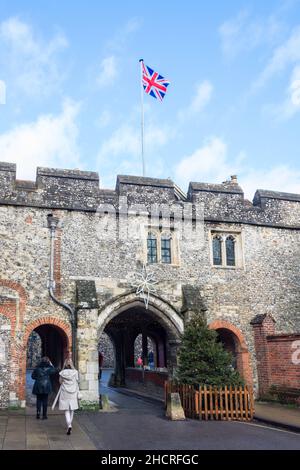 Kingsgate, Cathedral Close, Winchester, Hampshire, England, Vereinigtes Königreich Stockfoto