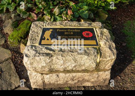 Peace Garden im Manor Park, Aldershot, wurde 2018 zum Gedenken an den hundertsten Jahrestag des Waffenstillstands von 1918 in Hampshire, England, Großbritannien, eröffnet Stockfoto