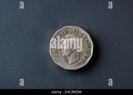 Eine kanadische 5-Cent-Münze von 1949 mit König Georg dem sechsten auf der Vorderseite und einem Biber auf der Rückseite Stockfoto