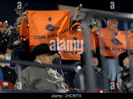 21 2021. Dezember: UTSA Roadrunners-Fans während des Halbjahres 2nd des NCAA-Fußballspiels zwischen den UTSA Roadrunners und den San Diego State Aztecs im Toyota Stadium „'“ Frisco, TX. Matthew Lynch/CSM Stockfoto