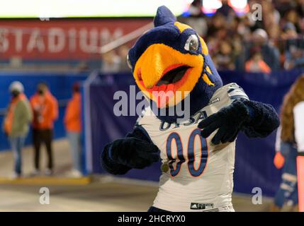 21 2021. Dezember: Maskottchen der UTSA Roadrunners während des Halbjahres 1st des NCAA-Fußballspiels zwischen den UTSA Roadrunners und den San Diego State Aztecs im Toyota Stadium „'“ Frisco, TX. Matthew Lynch/CSM Stockfoto