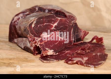 Cecina de Leon, gesalzenes und luftgetrocknetes Rindfleisch aus der Provinz Leon, lokale Spezialität Stockfoto