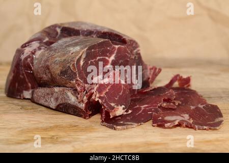 Cecina de Leon, gesalzenes und luftgetrocknetes Rindfleisch aus der Provinz Leon, lokale Spezialität Stockfoto