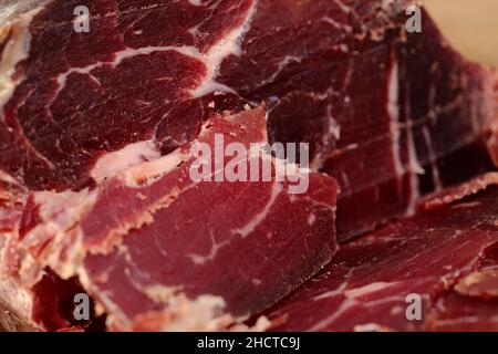 Cecina de Leon, gesalzenes und luftgetrocknetes Rindfleisch aus der Provinz Leon, lokale Spezialität Stockfoto