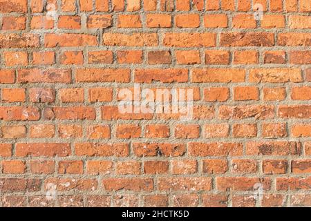 Hintergrund der alten Vintage verschmutzte Ziegelwand mit peeling Putz, Textur Stockfoto