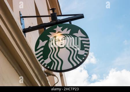 Starbucks Store-Logo. Starbucks ist das größte Kaffeehausunternehmen der Welt. Stockfoto