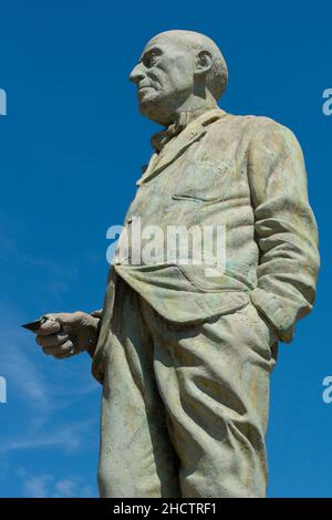 Argentinien, Buenos Aires, La Boca, Caminto Street alias Tango Street. Statue von Benito Quinquela Martin, argentinischer Maler, geboren in La Boca. Stockfoto