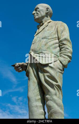 Argentinien, Buenos Aires, La Boca, Caminto Street alias Tango Street. Statue von Benito Quinquela Martin, argentinischer Maler, geboren in La Boca. Stockfoto