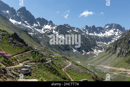 Steinhäuser in Altiparmak Mountains, Türkei Stockfoto