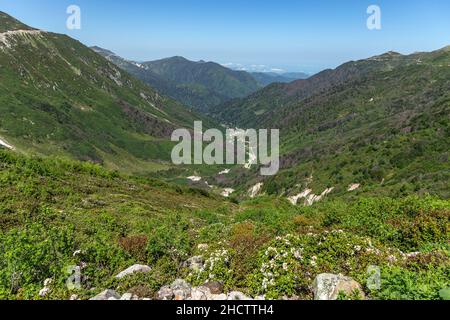 Steinhäuser in Altiparmak Mountains, Türkei Stockfoto