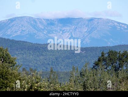 Im North Basin des Mount Katahdin befinden sich der Hamlin Peak und Howe's North und South Peaks. Stockfoto