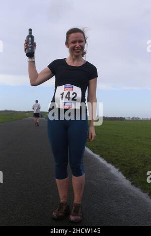 Newcastle, Großbritannien. 01. Januar 2022. Neujahrsresolution 10km-Lauf, zwei Runden in Newcastles Town Moor, Newcastle upon Tyne, Großbritannien, 1.. Januar 2022. Kredit: DEW/Alamy Live Nachrichten Stockfoto