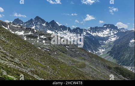 Steinhäuser in Altiparmak Mountains, Türkei Stockfoto