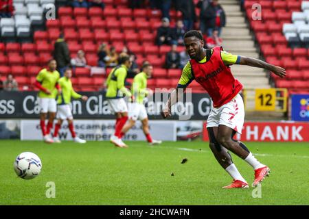 LONDON, GBR. JAN 1st Diallang Jaiyesimi von Charlton Athletic schießt sich während des Sky Bet League 1-Matches zwischen Charlton Athletic und Wycombe Wanderers am Samstag, dem 1st. Januar 2022, in The Valley, London auf. (Kredit: Tom West | MI News) Kredit: MI Nachrichten & Sport /Alamy Live News Stockfoto