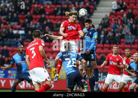 LONDON, GBR. JAN 1st Josh Davison von Charlton Athletic steigt am Samstag, dem 1st. Januar 2022, im Sky Bet League 1-Spiel zwischen Charlton Athletic und Wycombe Wanderers im The Valley, London, auf, um den Ball ins Tor zu führen. (Kredit: Tom West | MI News) Kredit: MI Nachrichten & Sport /Alamy Live News Stockfoto