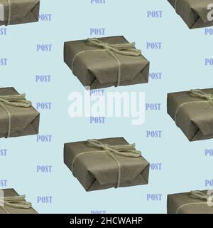 Trendiges Postmuster mit Kartonschachteln auf hellgrünem Hintergrund. Lieferdienstkonzept. Stockfoto
