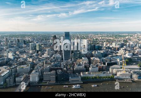 Panorama-Luftaufnahme von City London in Großbritannien Stockfoto