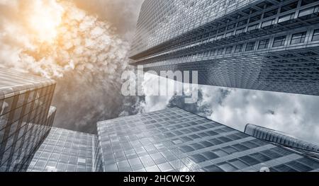 Modernes Glas Silhouetten der Wolkenkratzer in der Stadt Stockfoto