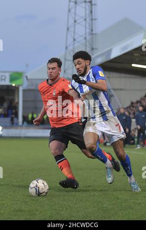 HARTLEPOOL, GROSSBRITANNIEN. JAN 1st Tyler Burey von Hartlepool United während des Spiels der Sky Bet League 2 zwischen Hartlepool United und Oldham Athletic am Samstag, den 1st. Januar 2022, im Victoria Park, Hartlepool. (Kredit: Scott Llewellyn | MI Nachrichten) Kredit: MI Nachrichten & Sport /Alamy Live Nachrichten Stockfoto