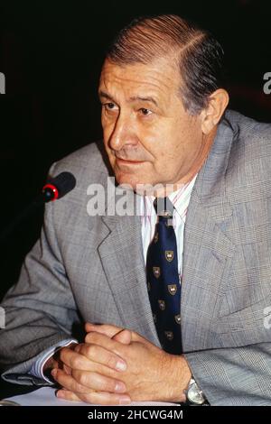 Archive 90 n: Raymond Kendall, Generalsekretär von Interpol, Lyon, Frankreich Stockfoto