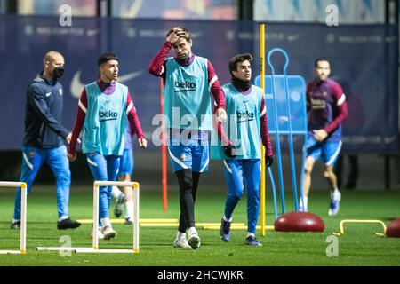 1st. Januar 2022: Ciutat Esportiva Joan Gamper, Barcelona, Spanien; FC Barcelona Pressekonferenz und Trainingseinheiten: Gerard Pique während der Trainingseinheit des FC Barcelona vor der La Liga Match Runde 19 in Ciutat Esportiva Joan Gamper. Stockfoto