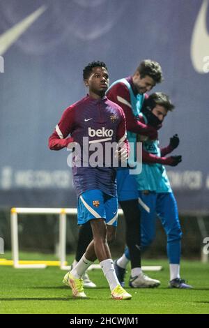 1st. Januar 2022: Ciutat Esportiva Joan Gamper, Barcelona, Spanien; FC Barcelona Pressekonferenz und Trainingseinheiten: Ansu Fati während der FC Barcelona Trainingseinheit vor La Liga Match Runde 19 in Ciutat Esportiva Joan Gamper. Stockfoto