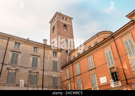 Torre del Bordello an der Piazza Camillo Prampolini, Reggio Emilia, Emilia-Romagna, Italien Stockfoto