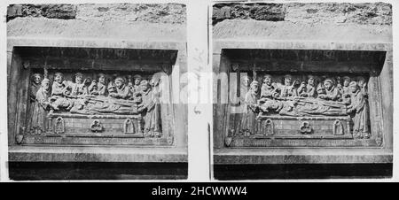 Relleu d ' un sepulcre del monestir de Sant Quirze a Colera. Stockfoto