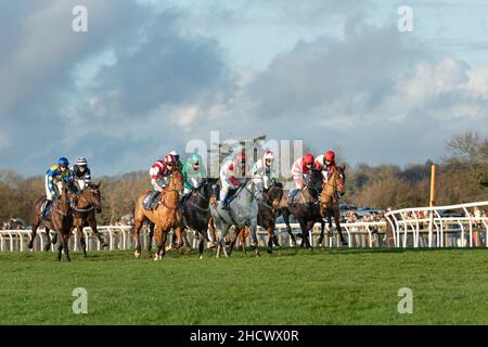 Die Starter bestellen und gehen beim Rennen 5th in Wincanton am zweiten Weihnachtsfeiertag 2021 weg Stockfoto