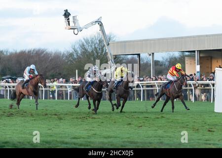 Top 3 Kampf um den Sieg im Rennen 7th in Wincanton am zweiten Weihnachtsfeiertag 2021 Stockfoto